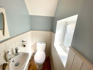 Guest WC- click for photo gallery